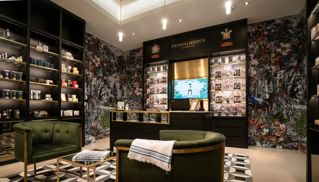 Penhaligon’s Store Honolulu, Hawaii, USA Roaming Desk